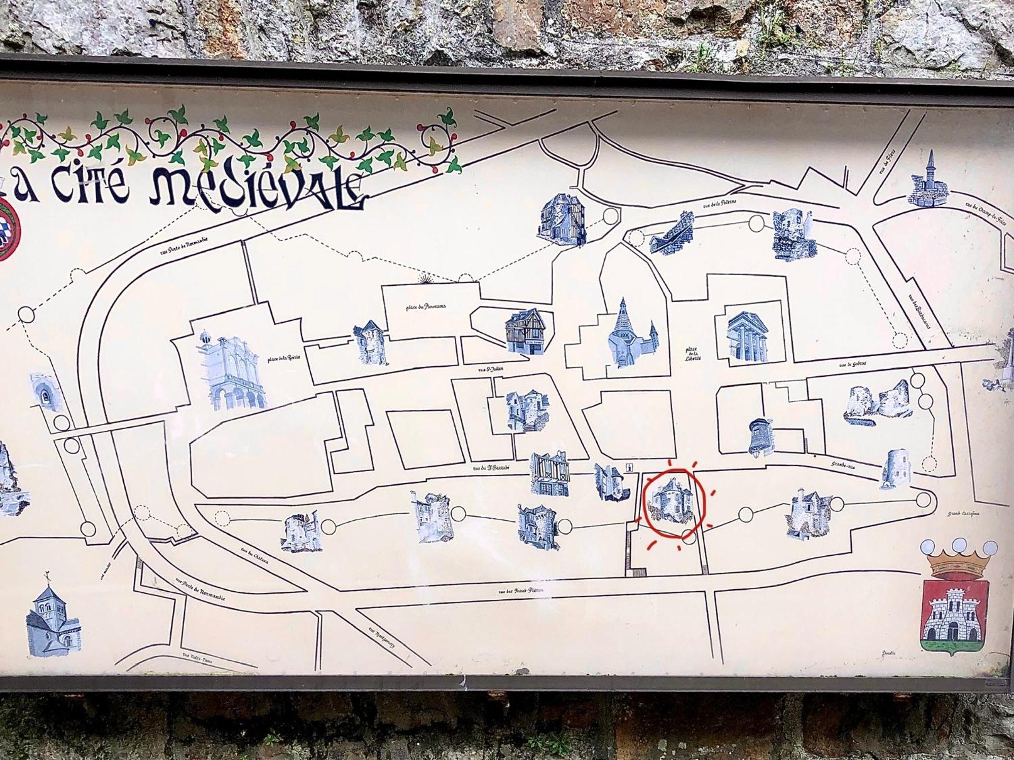 La Maison Sur Les Remparts Domfront (Orne) Exterior foto
