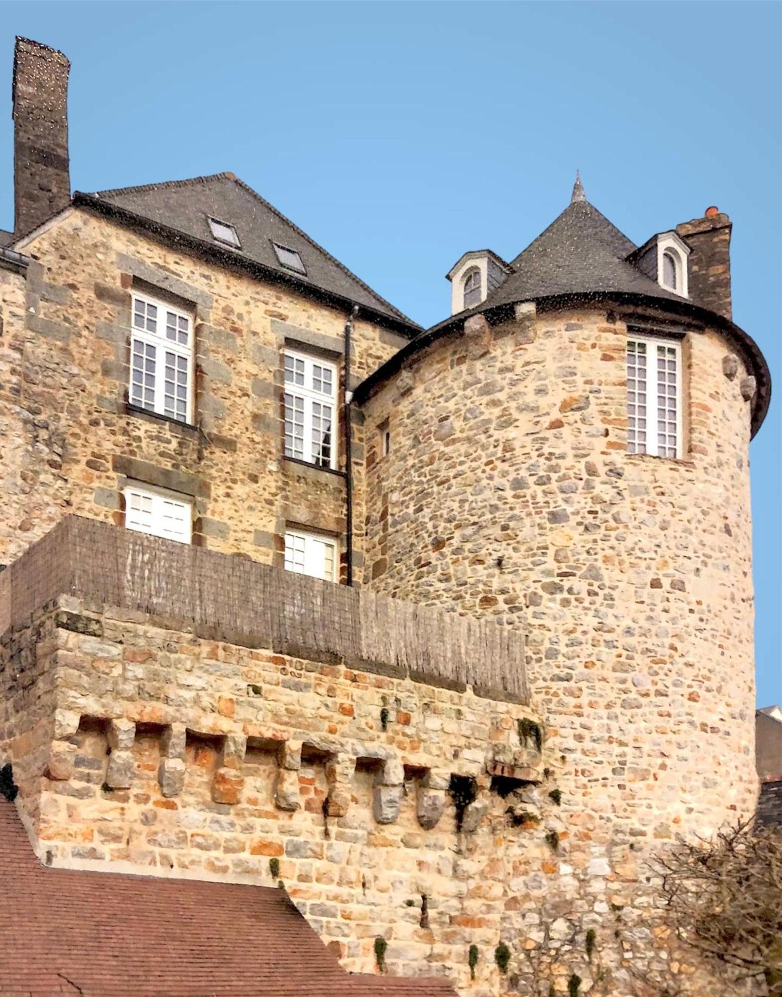 La Maison Sur Les Remparts Domfront (Orne) Exterior foto